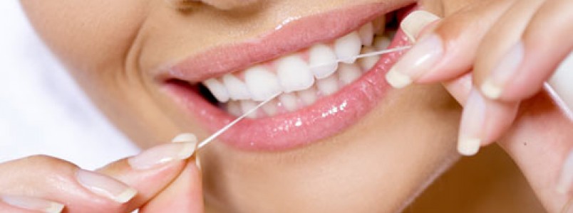 Como inserir o fio dental na rotina da criança?