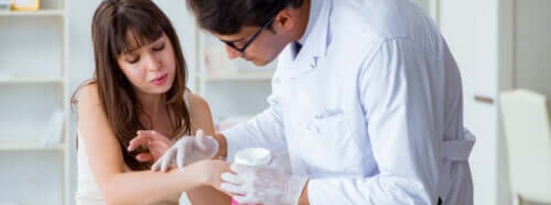Rash cutâneo: sintomas, causas e tratamento
