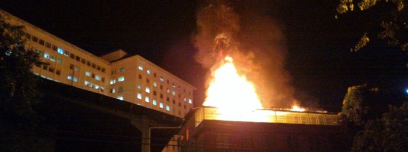 Incêndio atinge prédio da Santa Casa de Belo Horizonte