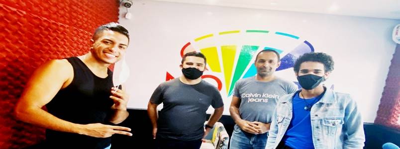 Raffa Augusto vem à Itabira, MG, e dá um show na 93 FM