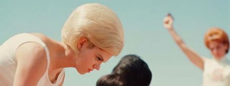 Quanto mais alto, melhor: O uso do laqu nos cabelos nos anos 60