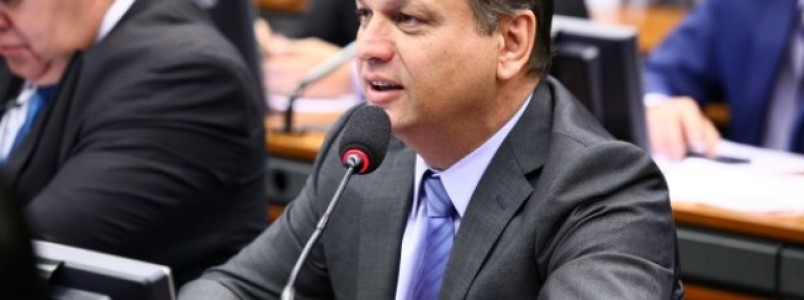 "SUS é direito do cidadão, garantia absoluta", diz ministro da Saúde