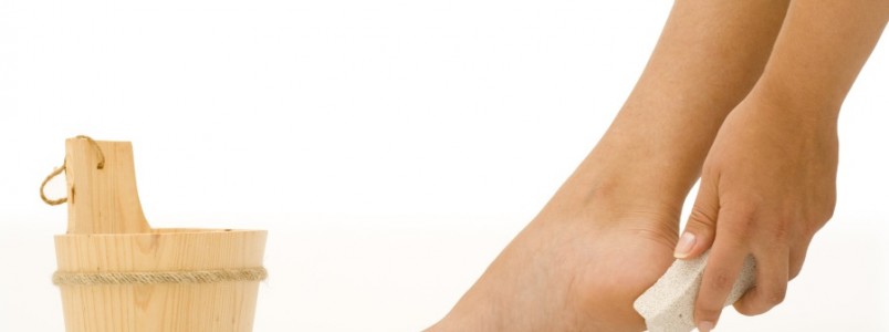 Lixar os pés engrossa a pele; veja receita para deixá-los lisinhos