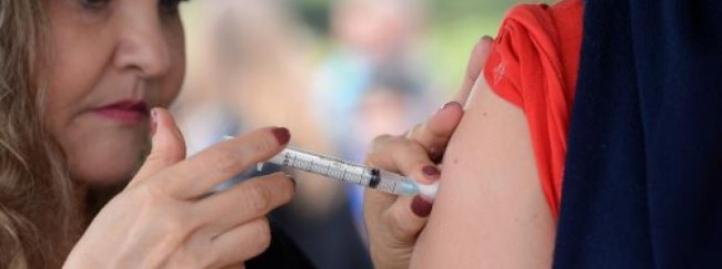 Após estoque zerar, postos de saúde do DF retomam vacinação contra H1N1