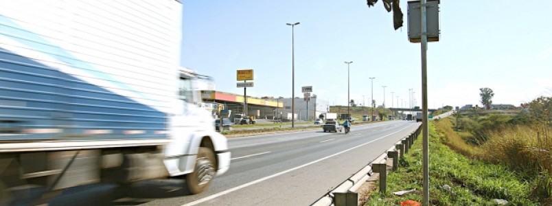 Multas aplicadas por radares com erro no Anel Rodoviário estão canceladas