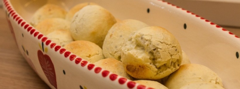 Gosta de pão de queijo mas quer manter a dieta? Aprenda uma receita fit