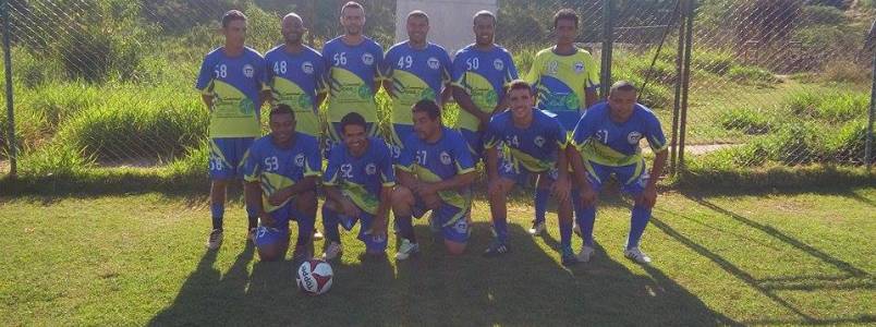 Futebol Solidrio doa leita para o APAE de Itabira