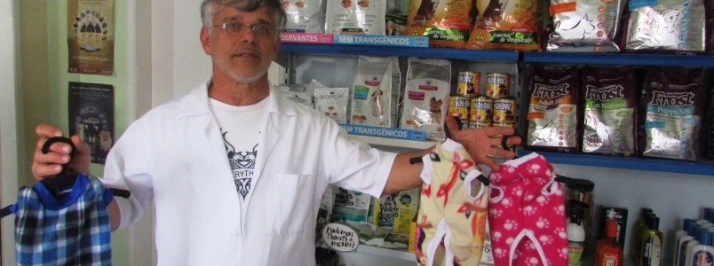 Dr. Hélio, da Bichos e Plantas, tem mais roupinhas Baby Pet Wear