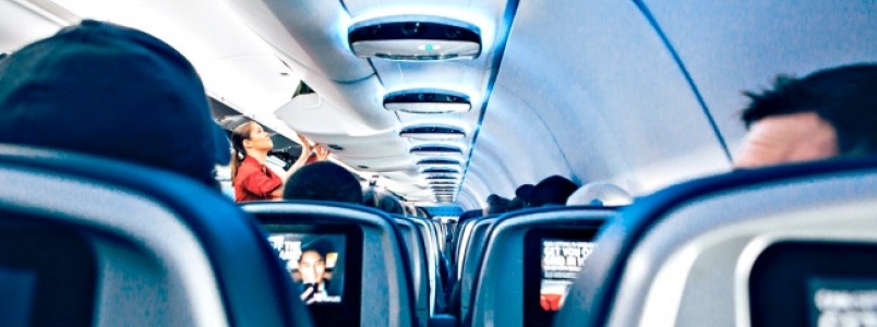 Ficar parado durante longos períodos em viagens pode provocar uma trombose