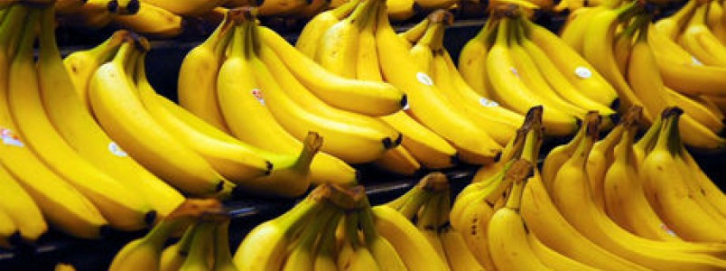 Banana melhora o humor e o sono. Veja 6 motivos para incluir a fruta no cardápio