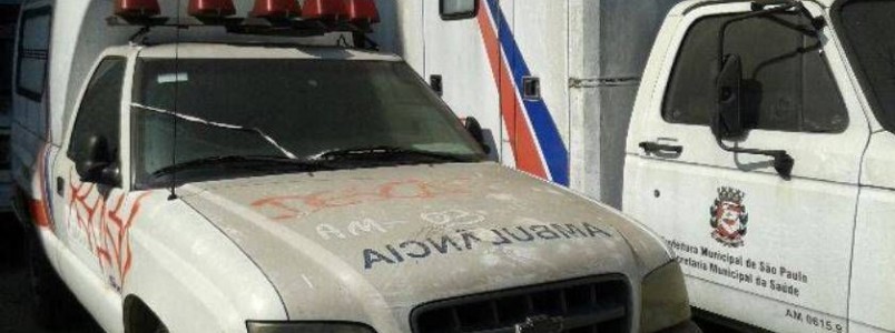 SP: Ambulâncias estão abandonadas há 10 anos