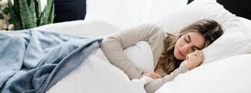 Acordar cedo aps noites de insnia: a chave para regular o sono