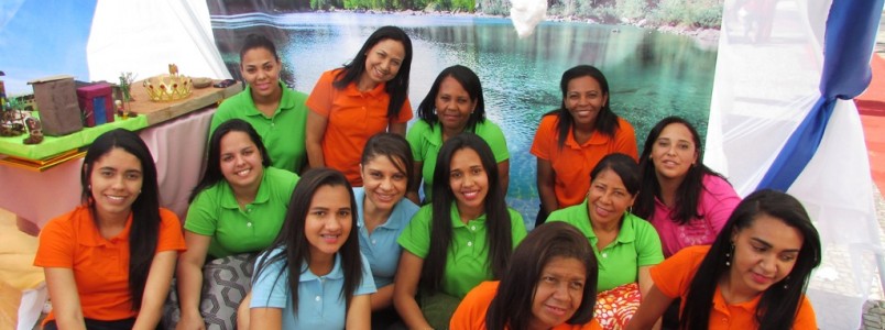 Feira do Conhecimento Bíblico em Itabira, MG, atrai dezenas de fieis
