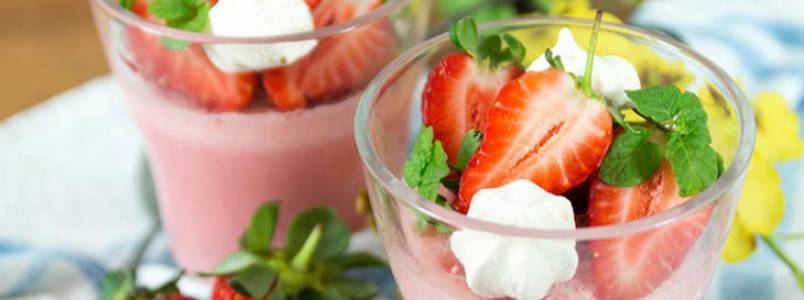 8 receitas de mousse de morango com gelatina com gostinho de infância