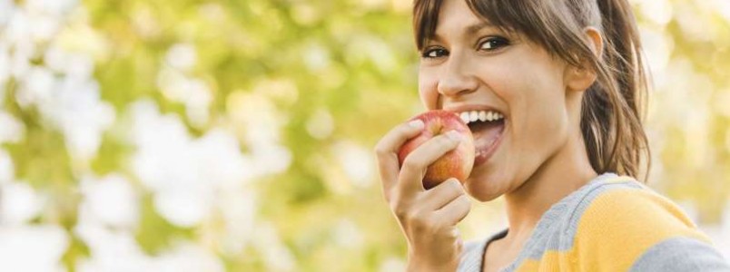 Consumida antes de refeio, fruta ajuda a 