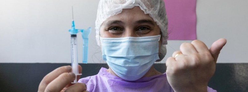 Pessoas de 49 anos ou mais serão vacinadas contra Covid, em Contagem, a partir desta terça