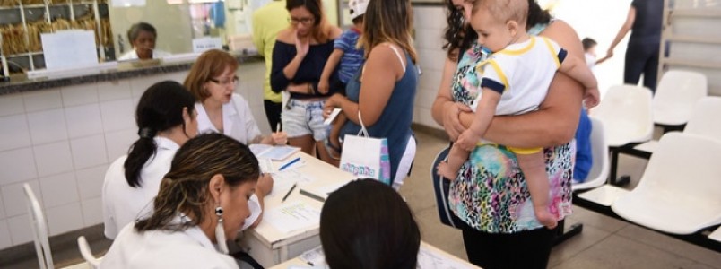 Minas vai aplicar dose extra de vacinas contra sarampo em 130 mil bebs a partir desta quinta