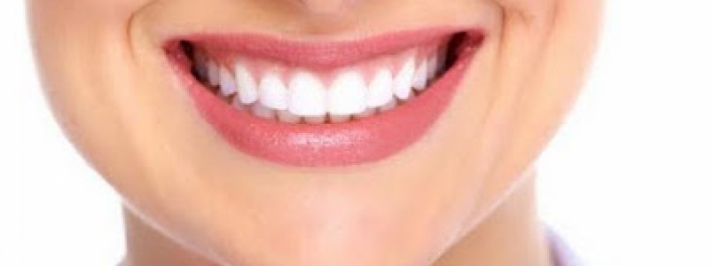 10 hábitos que prejudicam o sorriso