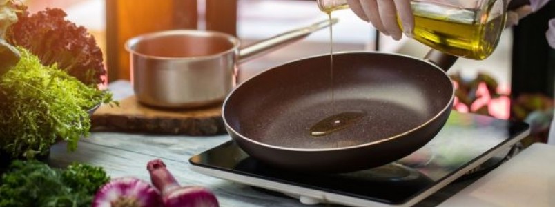 Saiba como tirar o cheiro de fritura da cozinha