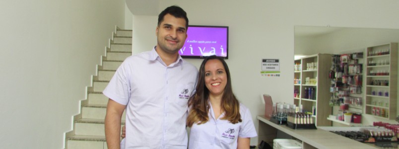 Itabira agora tem uma loja onde você maquia de graça: Mais Bonitha chega em grande estilo
