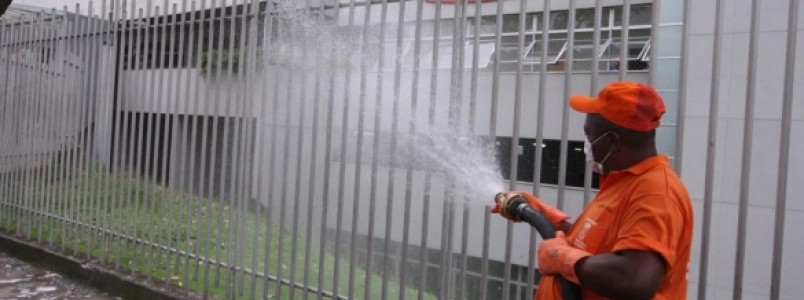 BH iniciou higienização das ruas contra o coronavírus; assista como é feita a desinfecção