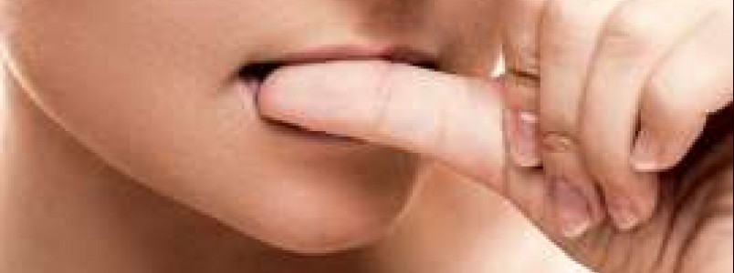 Por que roer as unhas faz mal à saúde