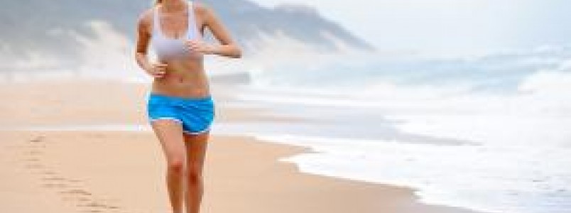Quais os benefícios de correr na praia