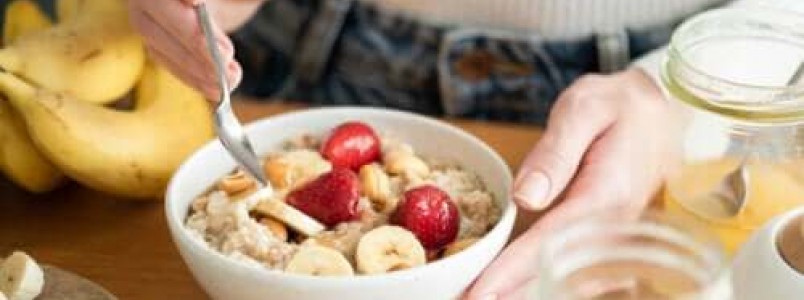 Quais são os benefícios dos carboidratos no café da manhã?